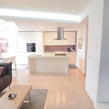 Luna Deluxe & Free Parking Apartment *